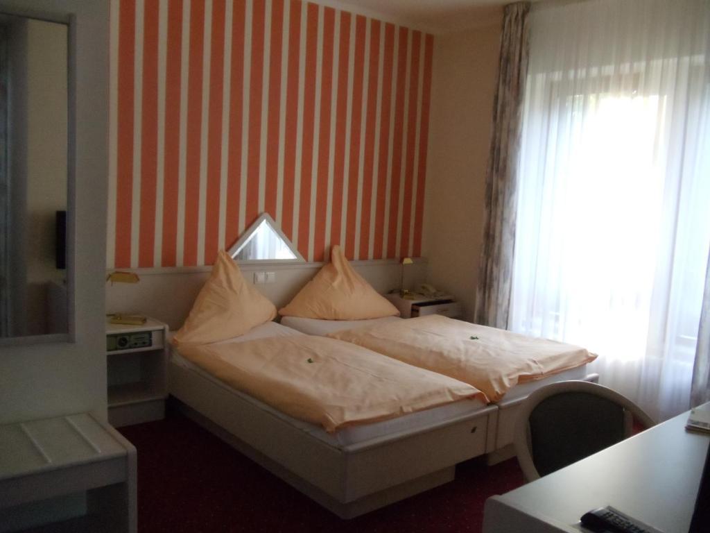 Hotel Weiss Angermunde Extérieur photo